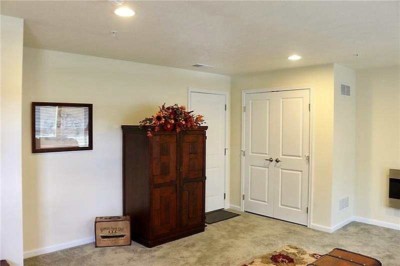 705 Shelley Ln Photo 2