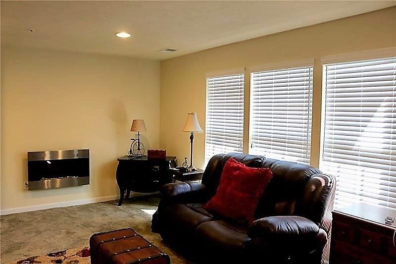 705 Shelley Ln Photo 3